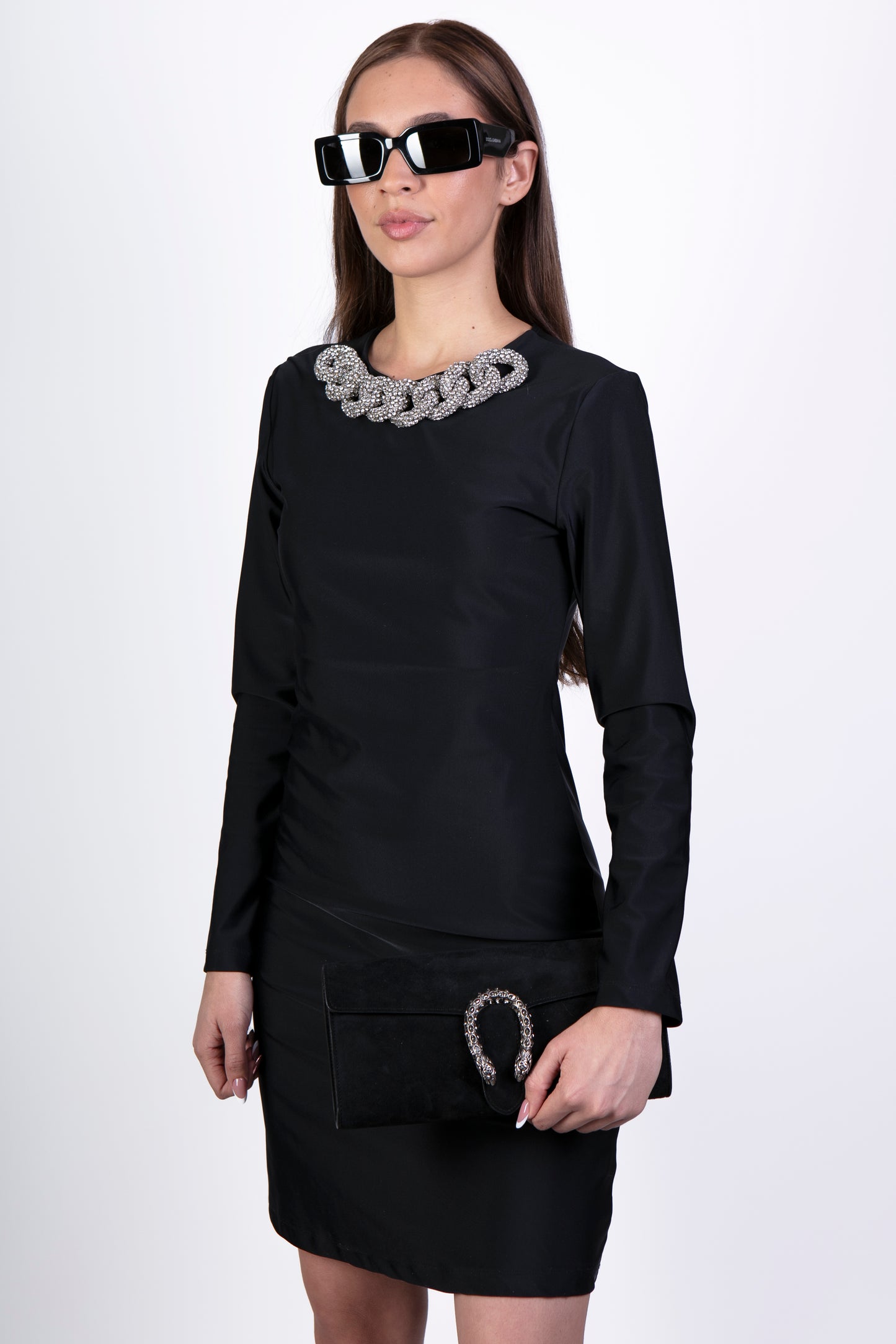 Clutch negro con broche Dionysus de Gucci