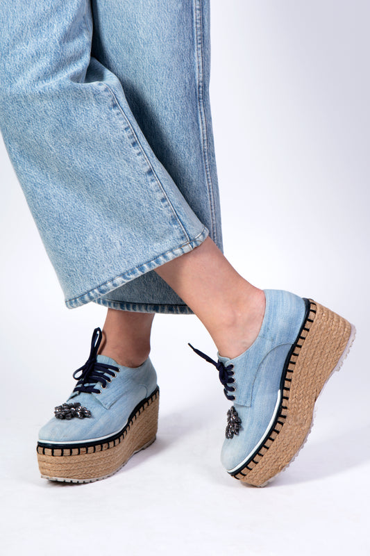 Zapatillas de denim con plataforma y cristales Jazmín Chebar Talla 38